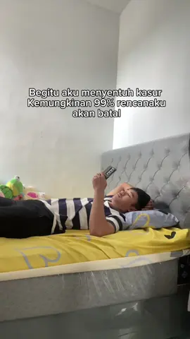 Kasur is tempat ternyaman 😌     #relate #fyp #konten #lawak 