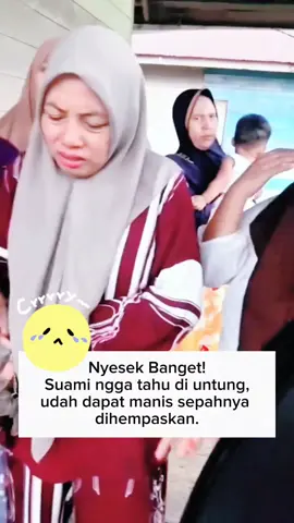 Suami ngga tahu di untung, setelah lulus Tes P3K malah ceraikan istri dan mengusir istri beserta anaknya. Kejadian ini mendapat simpati dan dukungan moral luar biasa dari tetangga  disekitar.mereka turut merasakan kesedihan istrinya😭😭 #Fy #4u #masukberanda #kejadianviral #jangkauanluaa