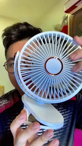 Mini clip fan. Have strong wind. Portable design. #clipfan #miniclipfan #deskfan #kipasmeja #kipasmini 