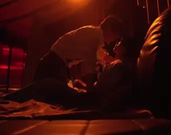 Con cá níu cổ anh xuống hôn kìa mẹ ơiiii 🥹 #LôiBằng99 #leipeng #revengedlove #viral