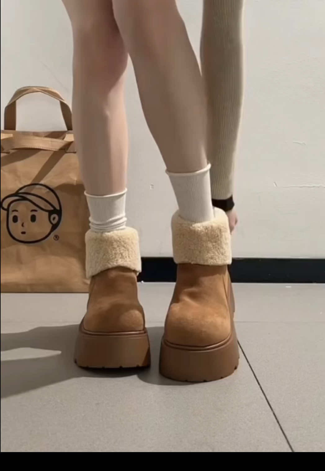 Giày bot cổ lông cao 7 cm hàng qccc full box#giaybot #botnucaocap #botxinh #botnucaocaphangquangchau #botnuthoitrang 
