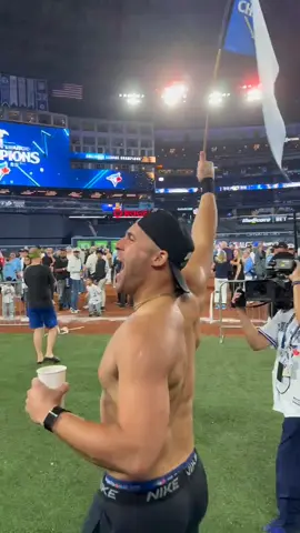 Tonight's hero: George Springer. 💙