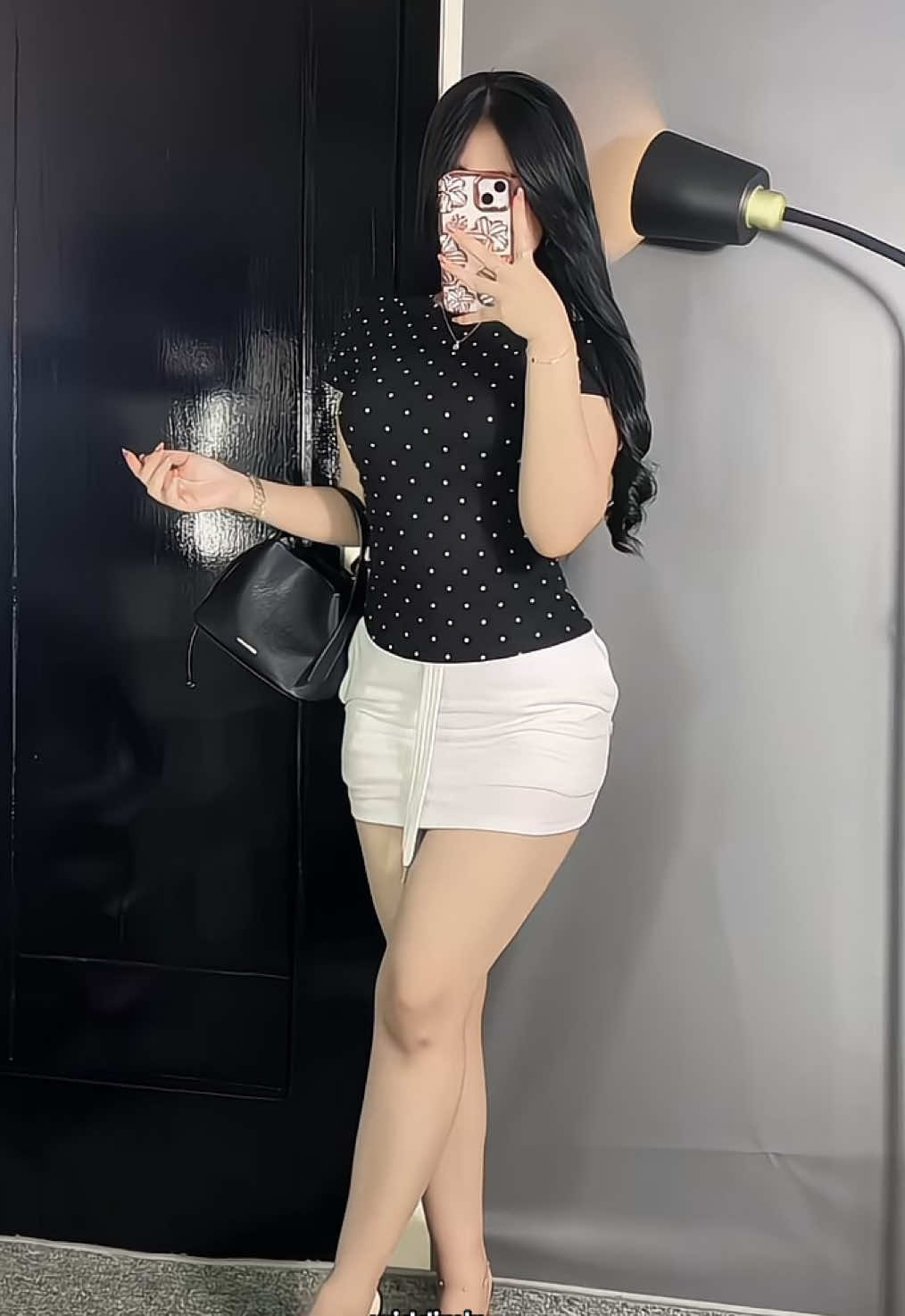 Bintang 5 sih buat kaosnyaa! Super strechy dan adem bgtt⭐️😍🖤 #kaos #kaoswanita #kaosmurah #kaosviral #kaosfitbody 