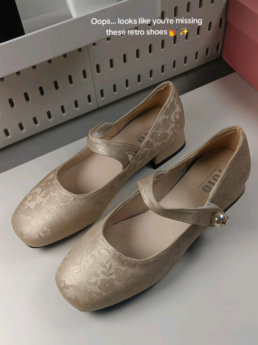 Patterned retro shoes that stand out✨ #retroshoes #shoes #shoesforwomen #fashiontrends #yotoshoes 