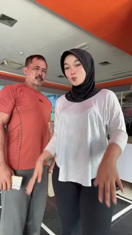 babeh mau ikut katanya 