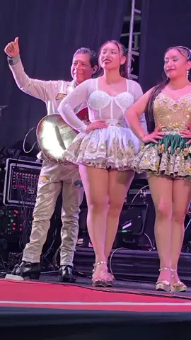 JHEYSON MEZA ✨🤍💃 #cajamarca_perú🇵🇪  #bailarina #jheysonmeza  #tuorgullo #huaynito 😍 @cindy 👀✨️💃❤️‍🩹 
