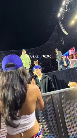 again, thank u vernon for trusting me with your mic <3 i hope u enjoyed my performance LOL (sorry sa laway 😭) #seventeen #svt #carat #vernon #seventeeninla