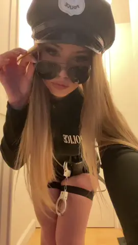 👮👮#policegirl #policecostumegirl #Halloween #policewomen #police 