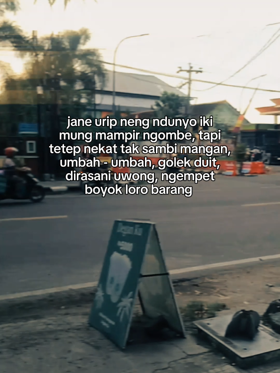 🔥 Siang makin panas, tapi Es Degan 5K siap nyelametin kamu dari dahaga! 🥥💦 Rasa segarnya gak ada tandingan — asli degan muda, harga tetap bersahabat 😋 📍 Buka 09.00–14.00 & 16.00–22.00 #DeganKuIndonesia #EsDegan5K #SiangPanas #SegerPol #MinumanMurah              