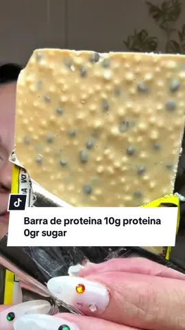Mi nueva obsesión 🤤🤤 está barra de proteína con PGR de azúcar y 10 gr de proteína es una delicia. Una opción saludable para ti y tus hijos!  Te dejo el link anclado en el video para que puedas adquirirlas, la caja trae 12 barras y el precio increíble + ENVÍO GRATIS 🚚 @Hormbles Chormbles 🍫 #proteinbar #kidssnacks  #hormbleschormbles #tiktokshopblackfriday #tiktokshopcreatorpicks 