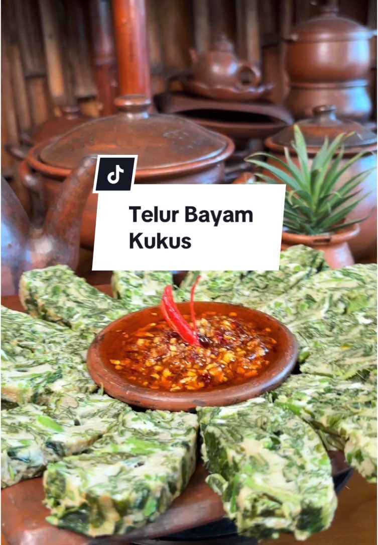 Kombinasi simpel tapi nikmat banget! Bayam segar dikukus bareng telur, jadinya lembut, gurih, dan sehat 💚 Cocok buat yang pengen makan enak tanpa ribet! Kalau kamu suka masakan kukus sederhana gini, tulis di komentar: “Sehat tapi nikmat!” 😍 Bahan : - Tepung Terigu 500 gram - Telur 6 butir - Gula pasir 60 gram - Ragi 5 gram - Minyak goreng 30 ml Topping : - kismis - Wijen hitam #RotiKukusLembut #MasakanRumahan #YantoGanjar #ResepHarian #IdeCemilan #rotikukus #carabuatroti #Foodie #indonesianfood #Recipe 