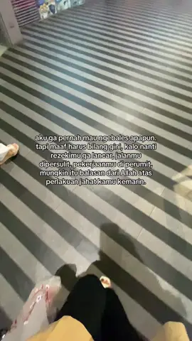 maaf bgt harus ngomong gini, tpi kmu harus minta maaf ke perempuan yg udah kmu sakitin🙏
