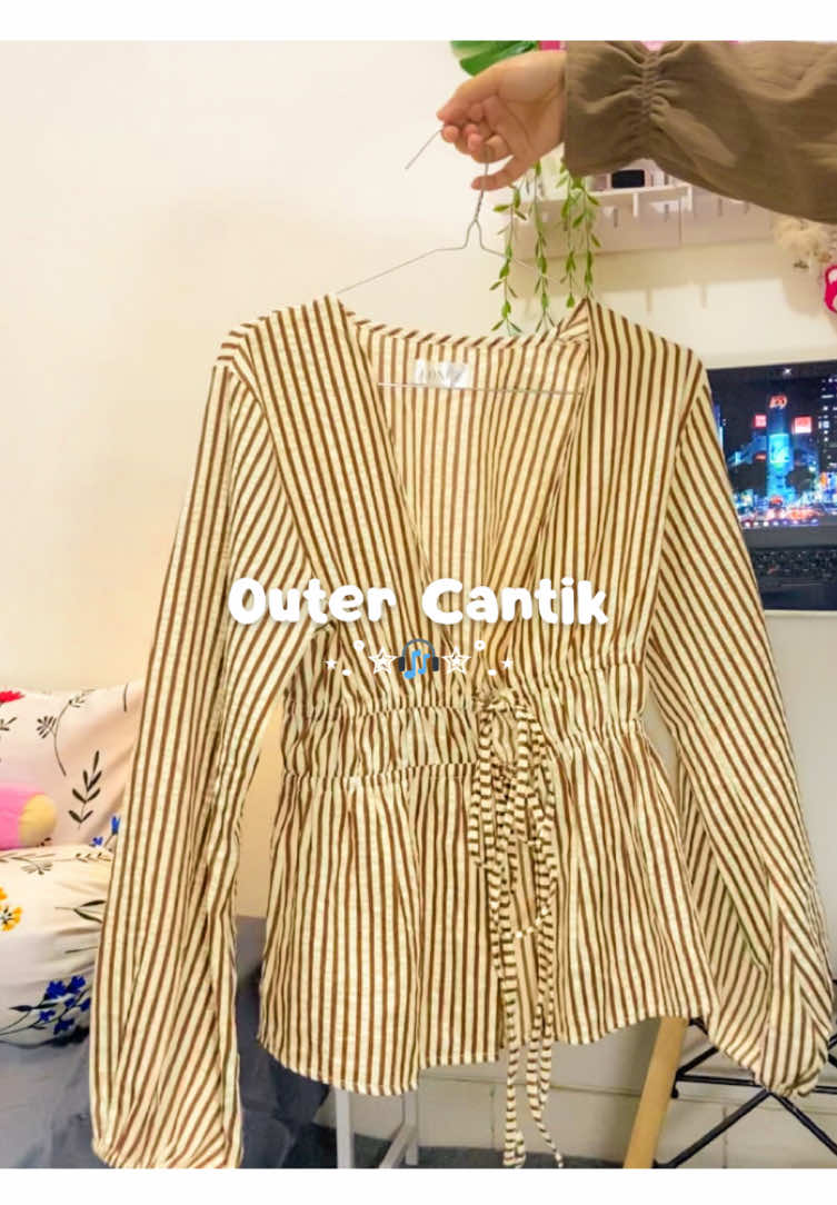 Membalas @dedemilan udah aku try on ya kak😍 outer simple, comfy tapi tetap stylish✨ #lonez #calmatop #ootdindo #rekomendasioutfit #outfitinspo 