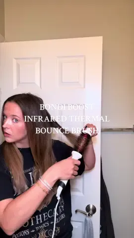 The Infrared Thermal Bounce Brush from @BondiBoost has become my go to hair tool 💙 #tiktokshopcreatorpicks #tiktokshopblackfriday #tiktokshopcybermonday #tiktokshopholidayhual #bondiboost 