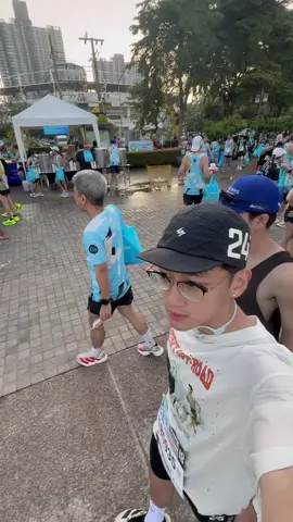 บรรยากาศผ่านๆหลังจบงาน ถ่ายไว้แค่คลิปเดียวทั้งงาน 😂 ตั้งใจทำ new pb เหนื่อยแล้วจั้ฟ ฮืออ เจอกันงานต่อไป ATM 21 k ค้าบบ #garminthailand #garminrun2025 #Running #247represent #satisfy 