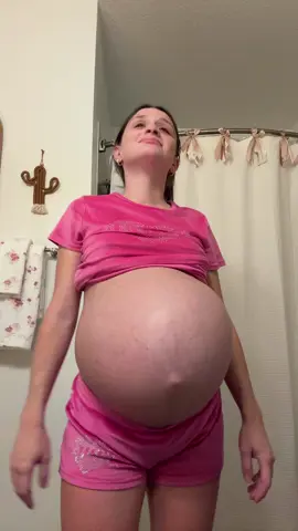 and that’s on twin pregnancy😍