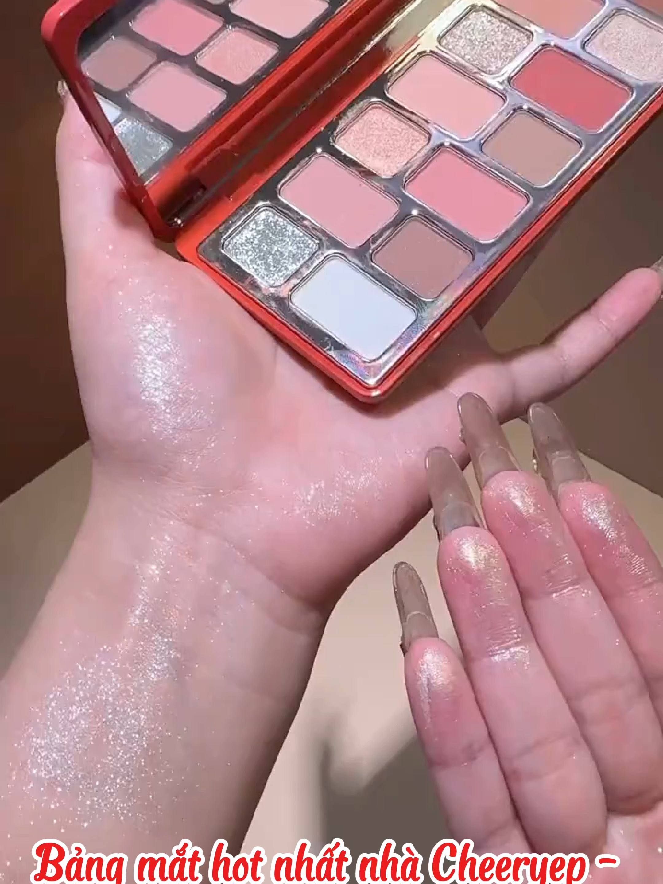 Từ ánh nhìn dịu dàng đến ánh mắt quyến rũ — chỉ cần bảng 12 này thôi là đủ! Tone đỏ – nâu – hồng cho mọi phong cách 💄🌹#cheeryep #cheeryepvietnam