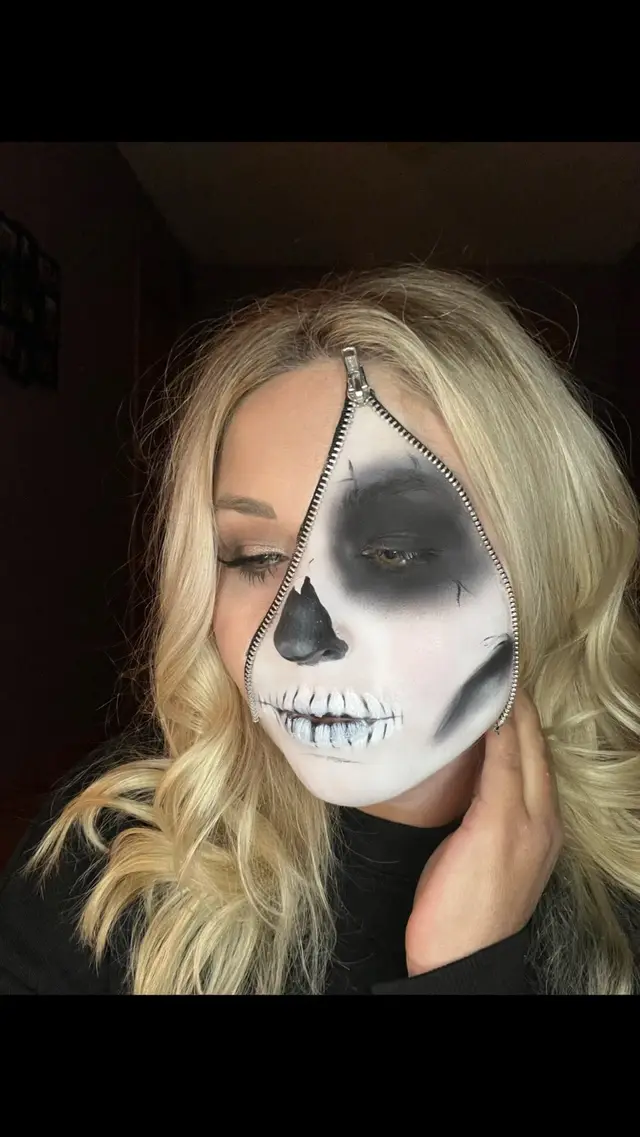 Tis the season to be dead inside 💀 #halloween 