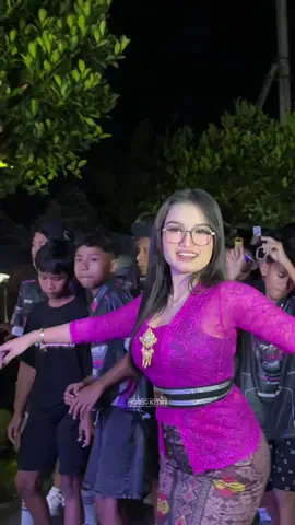 kebaya pink🤩🔥💃 @desitaaptri🚩 #kebaya #fyp #dancer #karnavalkarangsonongunut #karnavalsoundsystem 