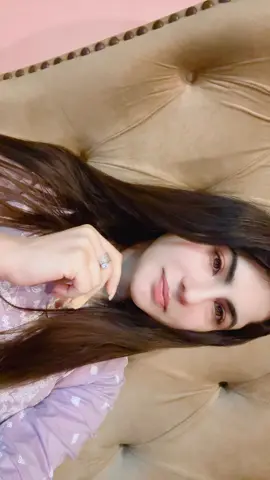 Us ko Dard de k Zakhmi b khud hoti hun