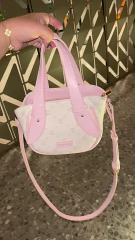 💗 #tascantik #taswanita #handbag #tasselempang 