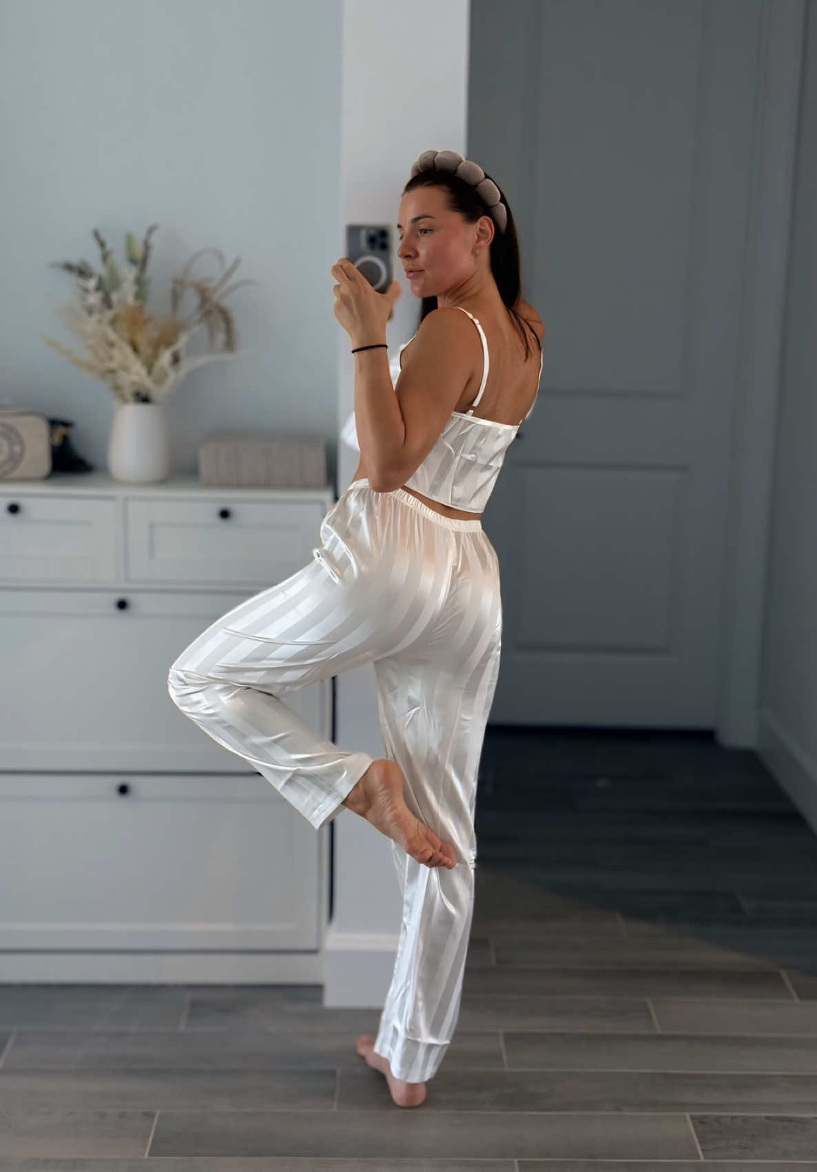 I finally found the perfect loungewear - soft, flattering, and confidence-boosting. ✨ Now I actually love how I look at home. Every woman deserves to wear something beautiful - not an old oversized T-shirt. 💛   #UGCcreator #UGCcontent #UGCvideo #LifestyleUGC #Loungewear 