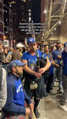 #torontotiktok #torontolifestyle #torontolife #downtowntoronto #torontonightlife #downtowntoronto #movetotoronto #bluejays #bluejaysbaseball 