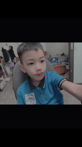 cute em lớp 1e