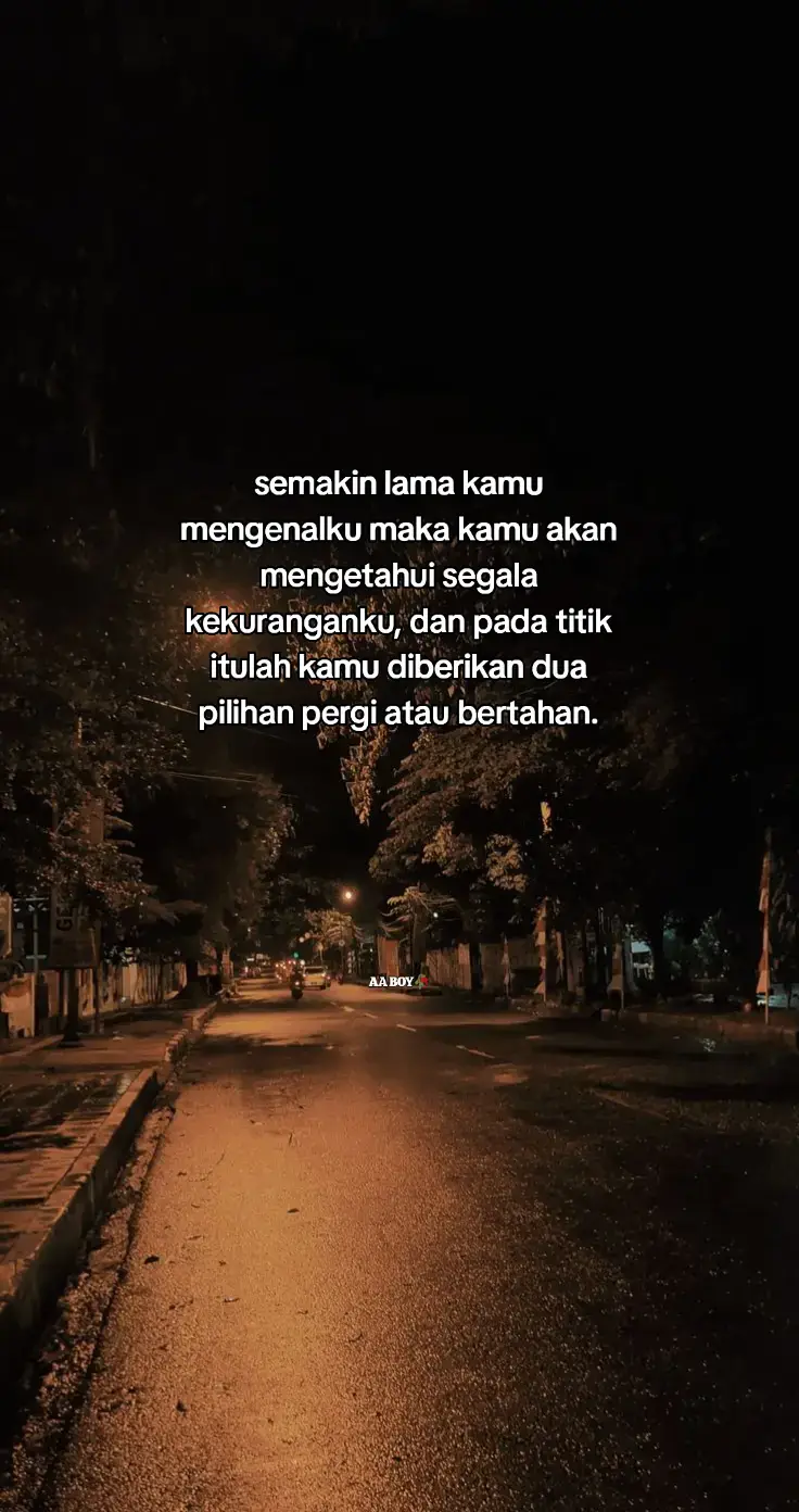 . . . .  bahan-bahan: 10 buah tahu goreng (belah salah satu sisi, keluarkan isinya) 200 gram daging ayam giling (bisa dicampur udang bila suka) 2 sendok makan tepung tapioka 1 batang daun bawang, iris halus 1 sendok teh garam 1/2 sendok teh merica 1/2 sendok teh kaldu bubuk 1/2 sendok teh gula 1 butir putih telur (opsional untuk pengikat) 2 siung bawang putih, haluskan 2. Bahan pelapis (opsional, jika ingin lebih krispi): Tepung serbaguna instan + sedikit air . . . .  👩‍🍳Cara membuat: 1. Keluarkan isi tahu Ambil tahu goreng, belah salah satu sisi, lalu keluarkan isinya dengan hati-hati. Jangan sobek kulit tahunya. 2. Buat adonan isian Campurkan daging ayam, tahu yang telah dikeluarkan isinya, tepung tapioka, daun bawang, putih telur, dan bumbu-bumbu. Aduk rata hingga adonan bisa dipulung dan tidak terlalu lembek. 3. Isi tahu Masukkan adonan ke dalam tahu yang sudah dibelah. Tekan agar padat dan menempel di bagian dalam tahu. 4. Diamkan sebentar Simpan di kulkas 15-30 menit agar adonan lebih padat (opsional tapi hasilnya lebih bagus). 5. Goreng Panaskan minyak yang cukup banyak. Goreng tahu walek dengan api sedang hingga bagian luar garing dan berwarna keemasan. Tiriskan. . . . .  💡Tips penyajian: Sajikan dengan cabai rawit, saus sambal, atau sambal petis sesuai selera. Bisa juga dibekukan sebelum digoreng untuk stok camilan. #galaubrutal #foryoupage #fyp 