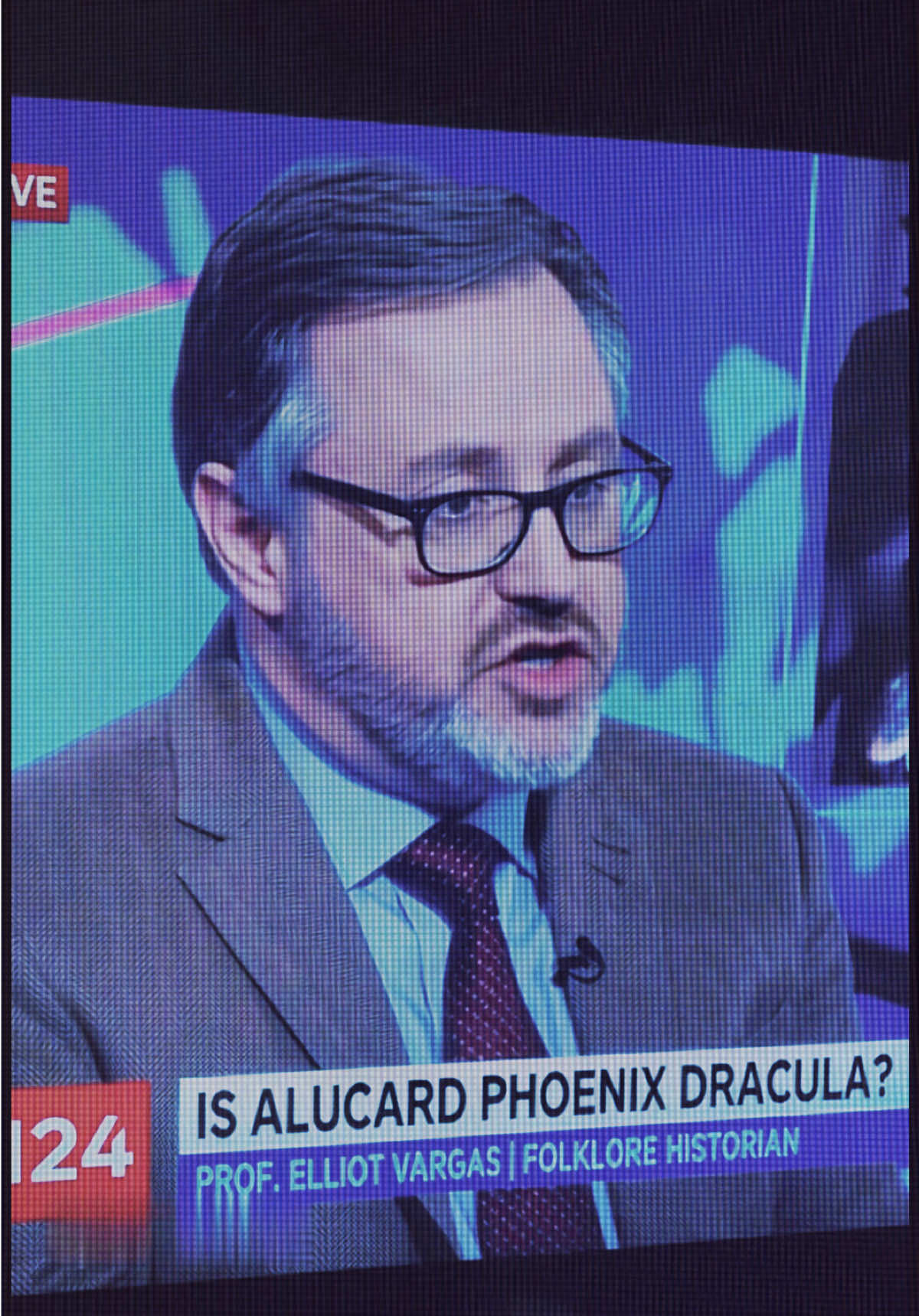Real vampire follow @🧛🏾VG Alucard Phoenix🦇 #realvampire #storytime #interviewwiththevampire #domodraper #vampgang 