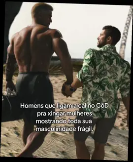 O cara escuta uma voz feminina e entra em colapso existencial.🧚‍♀️💅💏👨‍❤️‍👨