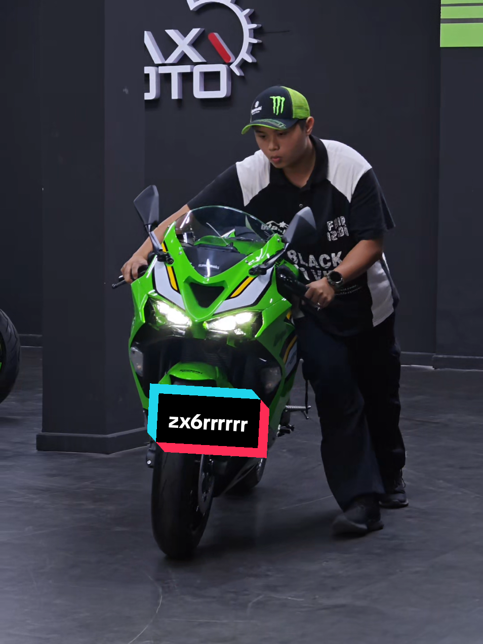 Em gái Nhựt Bản 😍 quá mê AE ạ! #dathung_kawasaki #viral #zx6r #kawasaki 