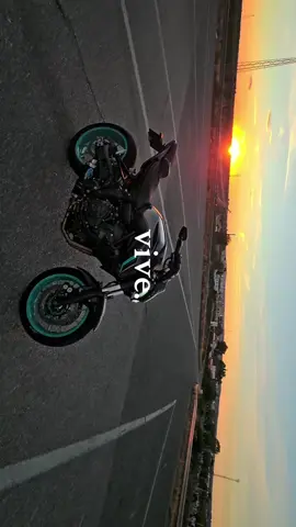 🖤 #mt07 #wheelie #parati #trend #sunset