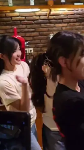 kita semua berterima kasih ke kalian semua gen12 dia sebahagia itu kalau sama kalian bagi dia kalian rumah k2 dia jaga dia ya🥹🫶🏻🤍#lilyjkt48 #erinejkt48 #jkt48 #fypage #gen12jkt48 sc:faqih Dika