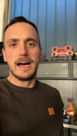 🤣🤣 ist doch so viel spaß auf Arbeit #mechanic #carlife #sbrblg #schrauberblog #tuning 