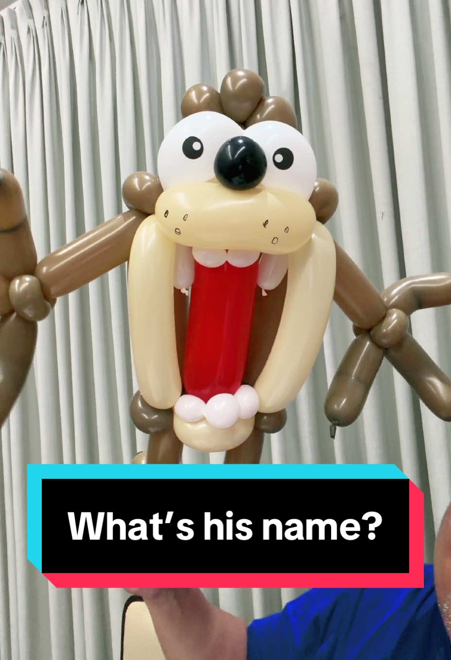 What’s his name? Hmmm… Comment your answer.  #balloontwistershawaii #balloons #foryoupage #fyp 
