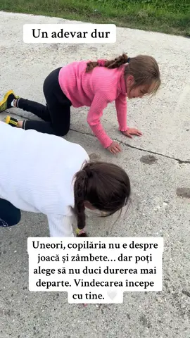 Nu toți părinții știu să fie părinți buni. Unii te-au învățat durerea, nu iubirea. Dar copilăria grea nu te definește — te face să alegi altfel, să fii tu părintele pe care nu l-ai avut. 🌱 copilarie #viatagrea #vindecare #emotii #suflet #