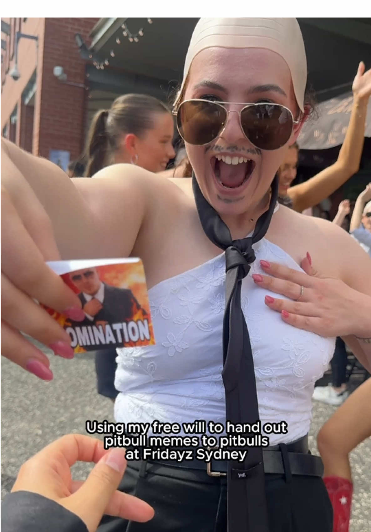 sydney understood the assignment 😎 • #pitbull #fridayz #fridayzlive #OnTour @Pitbull @Fridayz 