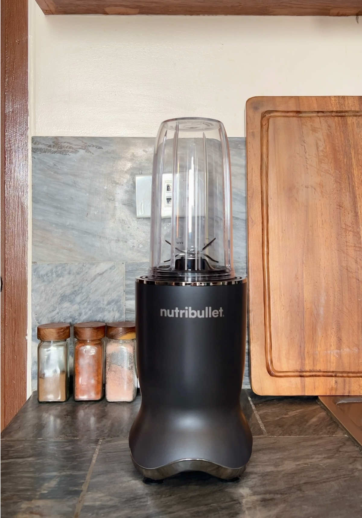 Welcoming my new kitchen buddy. Dieting just go easier with the Nutribullet Ultra Blender  #kitchenappliances #blender #smoothies #nutribullet #livingalonediaries 