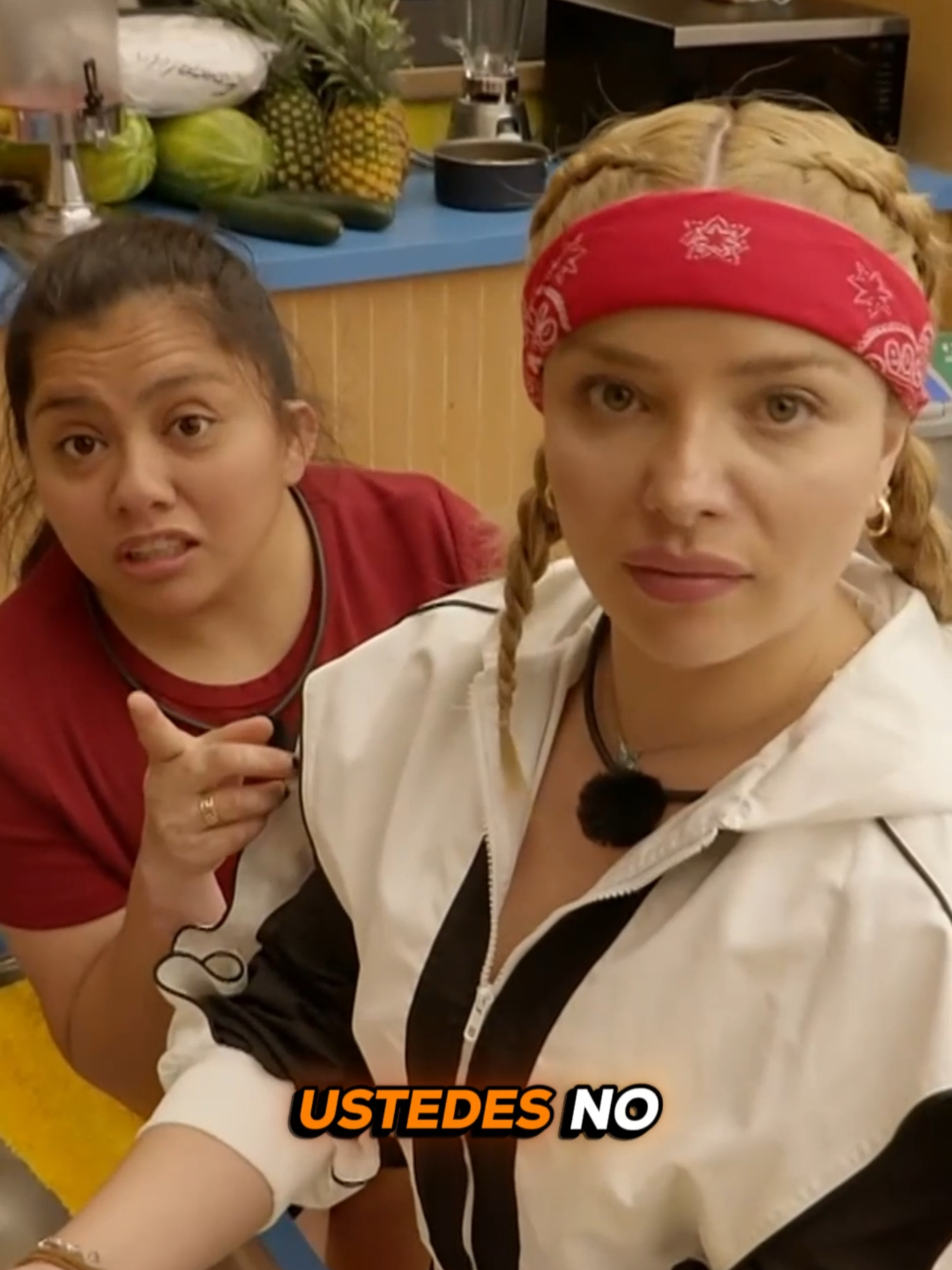 ¿#LaBea está en problemas con #FabiolaCampomanes? 👀 Esto le confesó mi granjera a #SandraItzel luego de lo que hizo. 👩🏻‍🌾🚨 Lunes a viernes 9:00 p.m. por Azteca UNO. Domingo La Gala 8:00 p.m. por Azteca UNO. 🌾 #LaGranjaVIP ⁣transmisión 24/7 en #DisneyPlus experiencia completa.