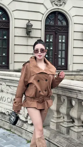 “Xinh thì chưa chắc ngoan, mà ngoan như em thì chắc chắn đáng yêu 😚 #hoaianhboutique 