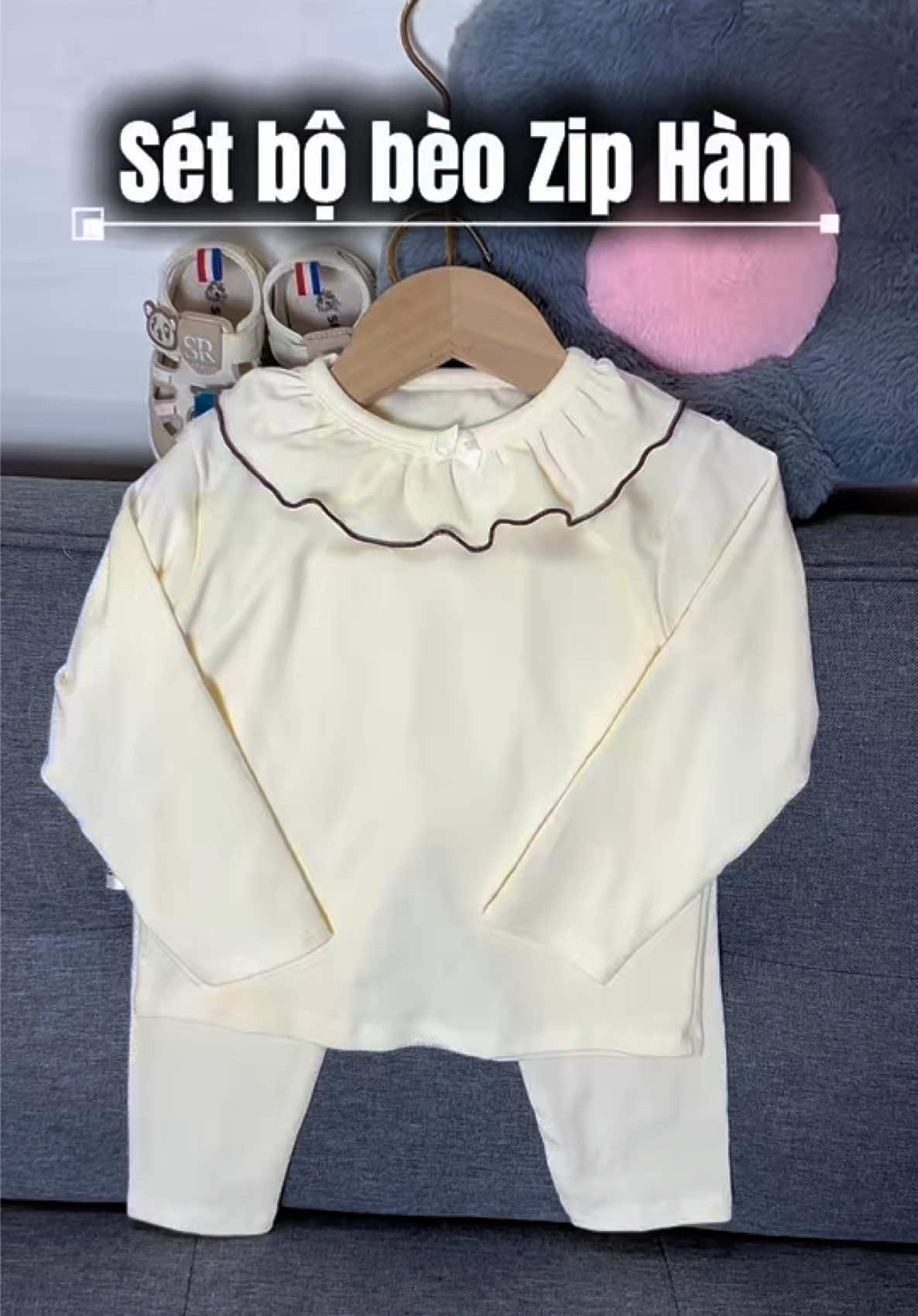 Chất sờ bị mê eeeee… #mevabe #thoitrangtreem #bodaitaychobe #setxinhbegai 