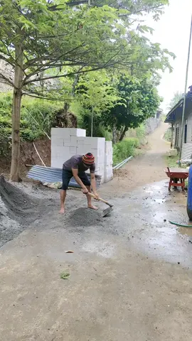 ngusilin yg lagi nguli 🤭🤭
