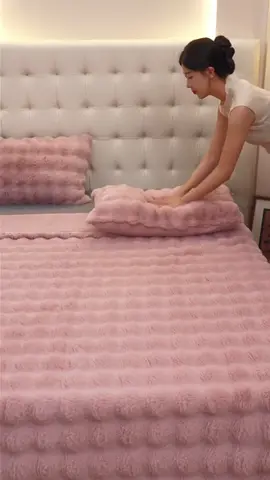 Giảm giá rồi mua luôn thôi nha các bác, chăn lông mềm mịn quá #channhungtuyet #chanlongtho #chanlongtuyet #chanholy 