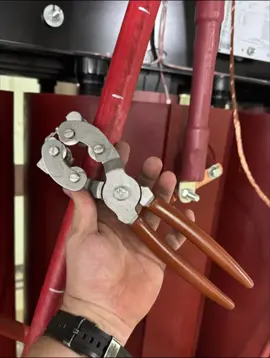 The BRAND NEW Penta/Alroc PG3NHTA  Pliers for removing the outersheath on cables!  Can be adapted to suit both left and right handed users.  @PENTA ElectricalSafetyProducts 