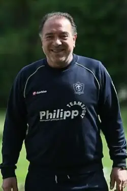 🎉⚽️ La mulți ani, Marcel Răducanu! 🥳🇷🇴 O legendă a fotbalului românesc și un nume care a scris istorie atât în țară, cât și în străinătate. Respect și admirație pentru tot ce ai oferit acestui sport! 🙌 Să ai parte de sănătate, bucurii și cât mai multe momente frumoase! 🎂🍾 #LaMultiAni #MarcelRaducanu #Legenda #FotbalRomanesc #respect 