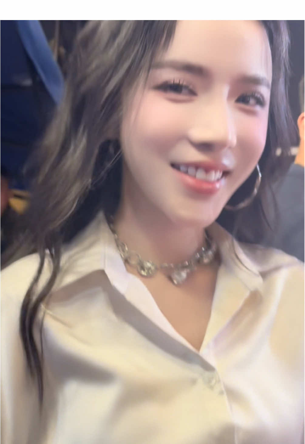 Pha bắt beat giật capcut ngay hiện trường khá là mượt 🤣🤣 #lyly #fyp #viral #tiktok #lovelyfamily @LyLy Singer 