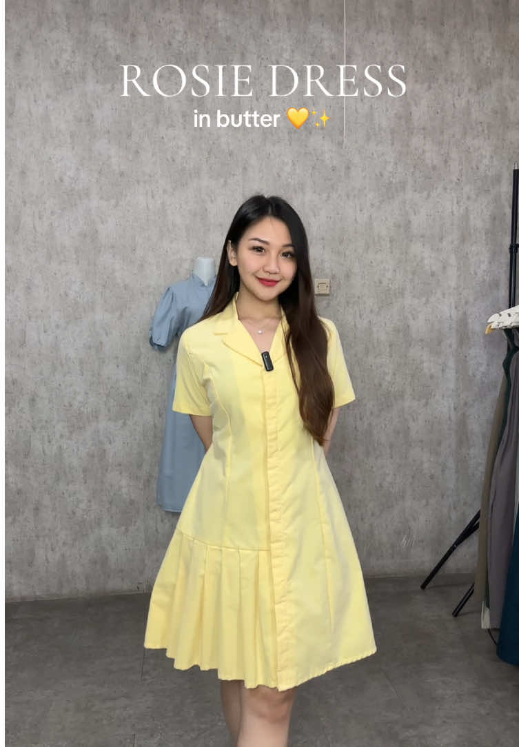 siapa yang udah punya dress ini? 🤩💛