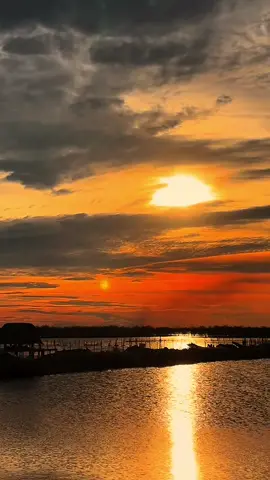 “Hôm nay đủ xa sẽ thành lạ Ngày mai đủ lạ sẽ quên”