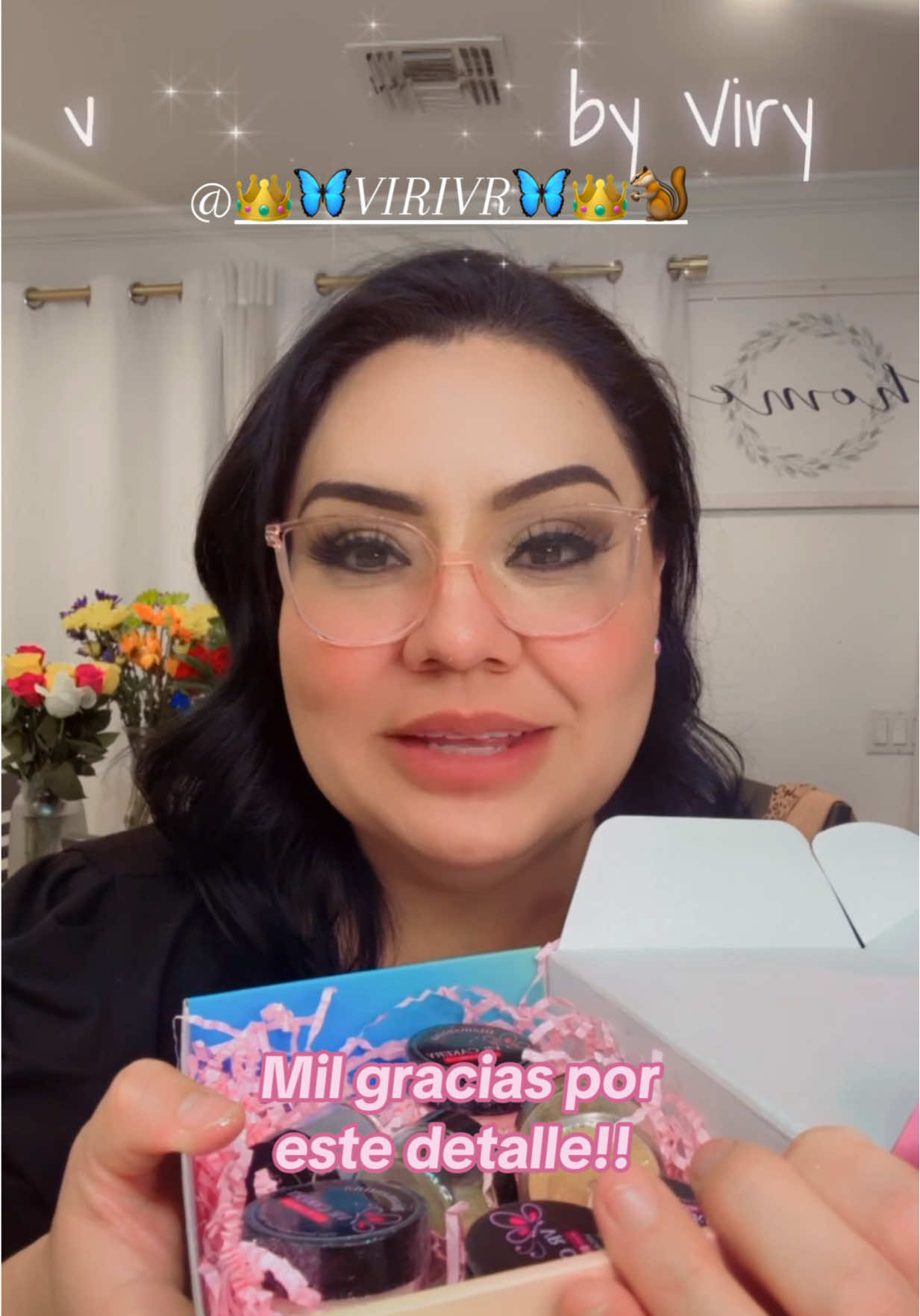 Quiero agradecer infinitamente a Viry por este TREMENDO DETALLE que sin tener que hacerlo se esmero en enviarme este bello regalo! Gracias mi Viry! Sigue triunfando 🙌🏻🙌🏻🙌🏻@👑🦋VIRI VR🦋👑🐿️ 